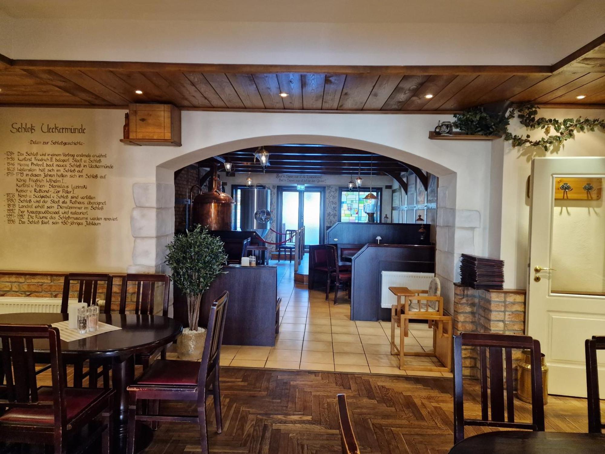 阿蒙市场及啤酒屋斯特库酒店 约科蒙德 外观 照片